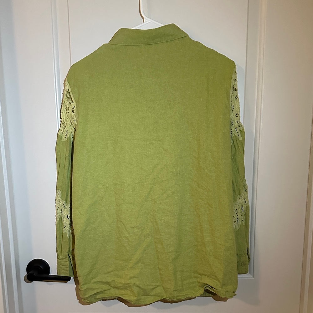 Green Lace Button-Up Blouse - Picture 2 of 3